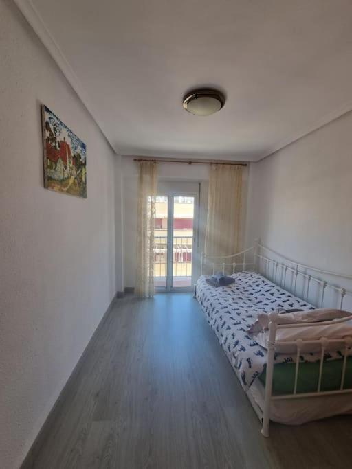 Lovely Three-Bedroom Apartment In Puerto De Sagunt Puerto de Sagunto Exterior foto